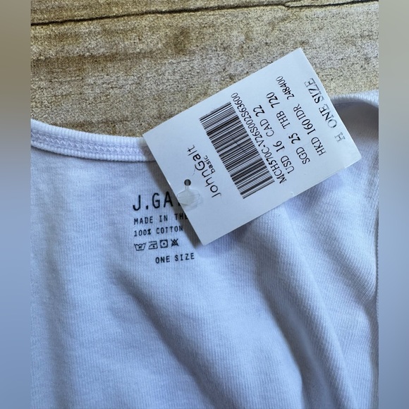 Brandy Melville John Galt Flying Heart Top in White - Picture 4 of 4